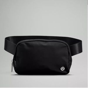 Lululemon Everywhere Belt Bag Black NEW